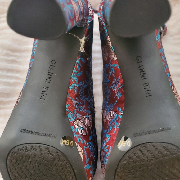 Gianni Bini Platform Heels - Picture 5 of 6